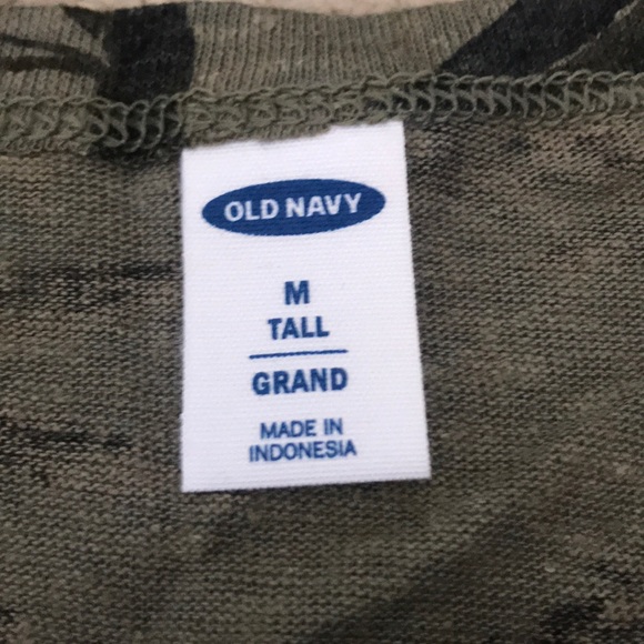 Green leaf pattern open back Tank. - Picture 4 of 4